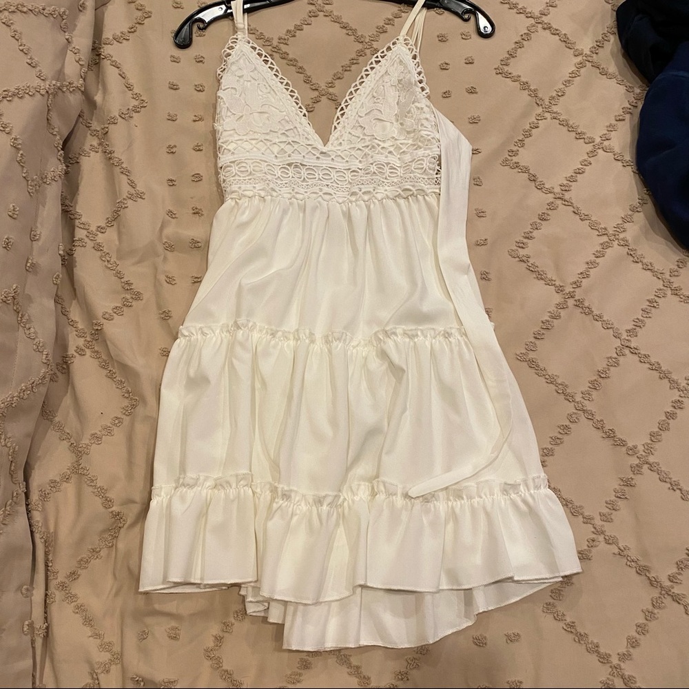 White lace dress!